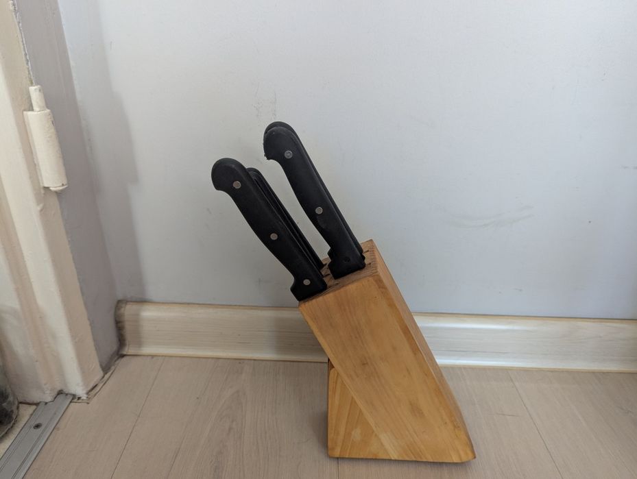 Komplet 5 noży .