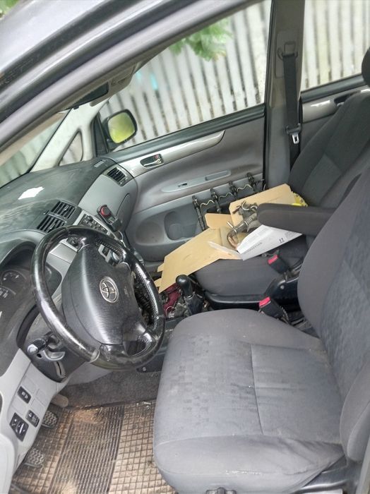 Sprzedam Toyota avensis verso 2.0