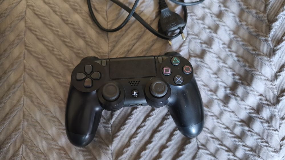 PlayStation 4 Slim 1tb