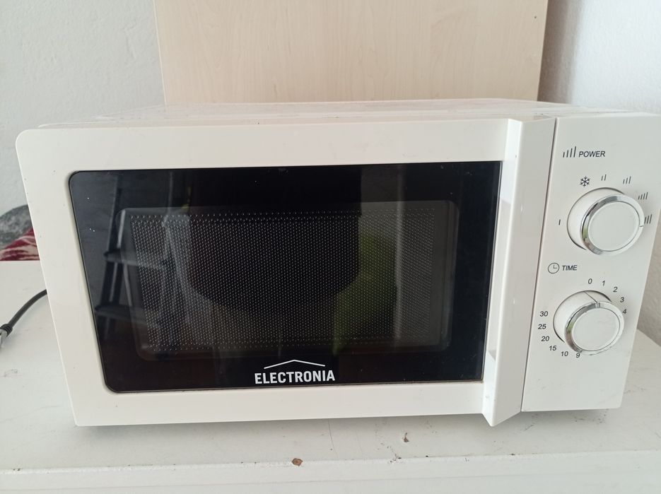 Vendo Placa elétrica Hisense  e Microondas Electronia