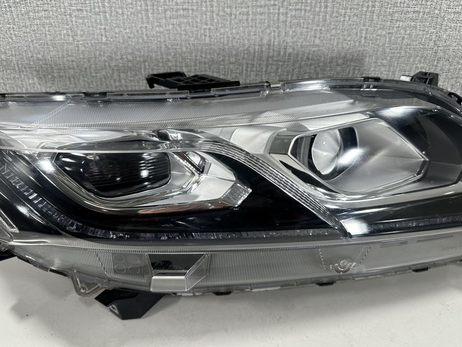 Фара передняя правая Mitsubishi Eclipse Cross ( 2018 2019 2020 2021 г)