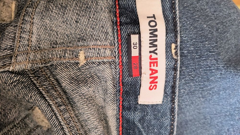 Spodnie Tommy Hilfiger Tommy Jeans