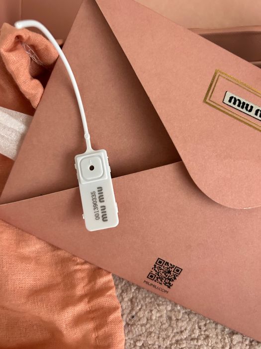 Mala mão /tira colo miu miu