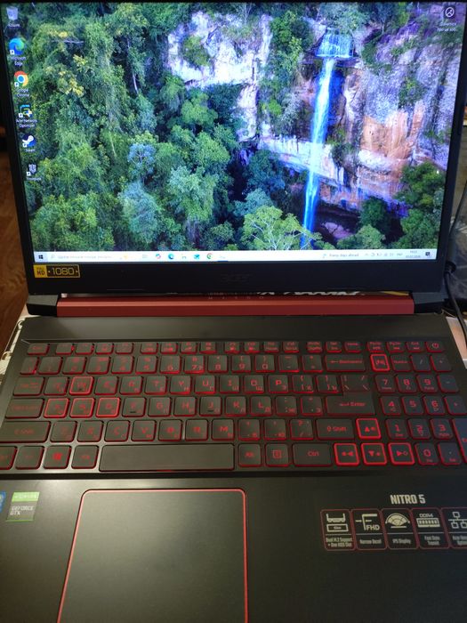 Acer Nitro 5 16GB RAM/ 256GB SSD + HDD 1TB, 1050 3GB