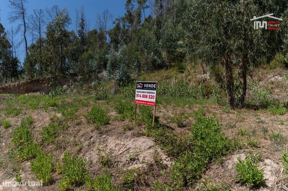 Terreno no centro de Caxarias com 856,94 m2 — Caxarias, Santarém