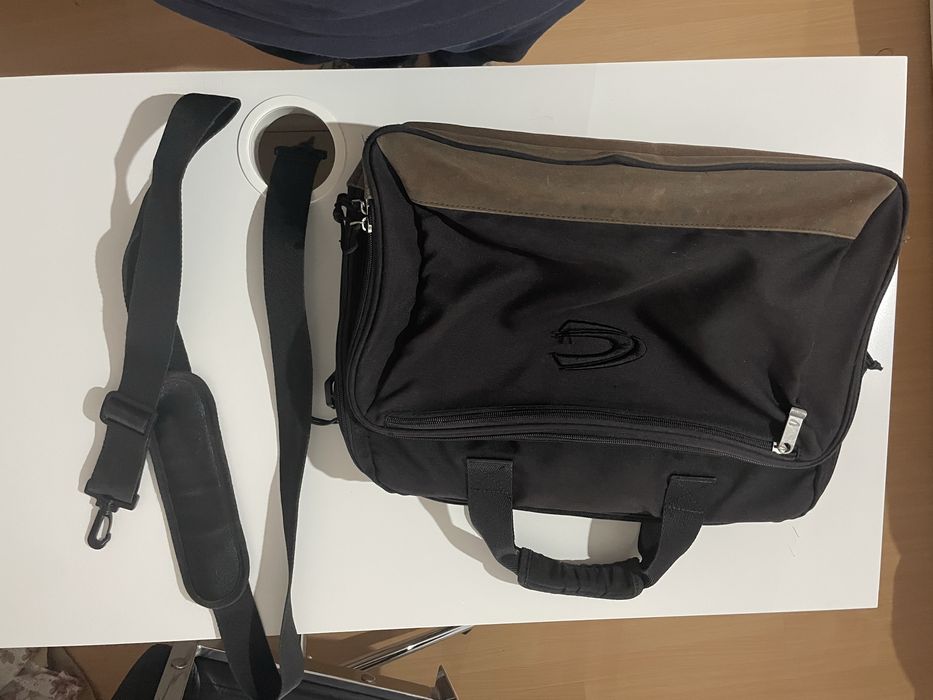 Mala Camel com múltiplas divisões