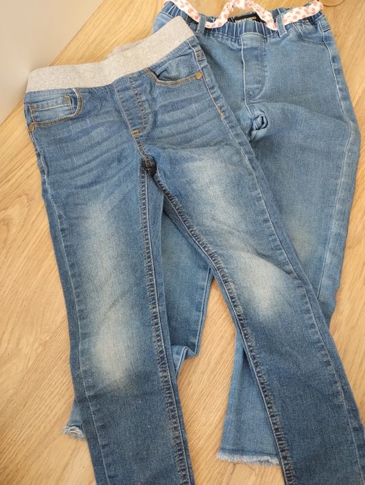Dwie pary wąskich jeansów 122, 7 lat jak nowe