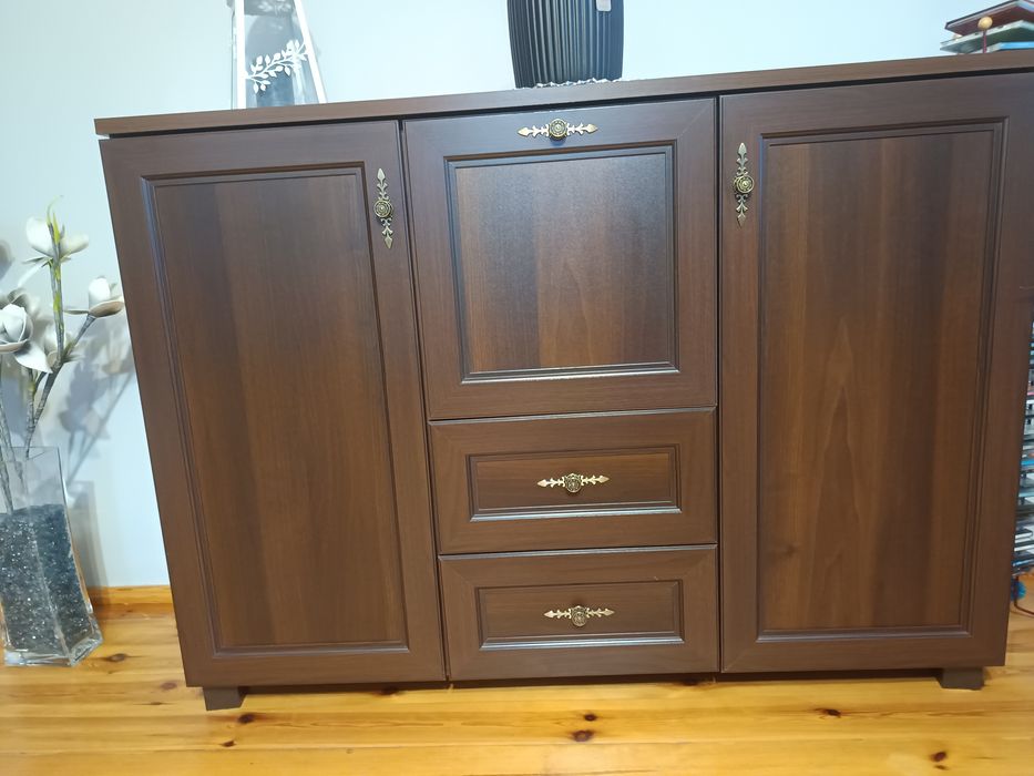 Zestaw mebli szafy stół krzesła