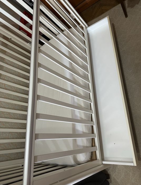 Манеж, ліжко дитяче. Терміново.