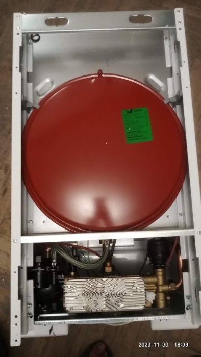 Котёл Газовый 24 КВт ( Двухконтурный Турбированый ) Новый.