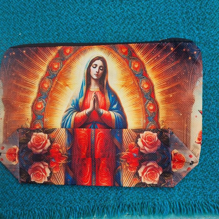 Kosmetyczka z wizerunkiem Matki Bożej
