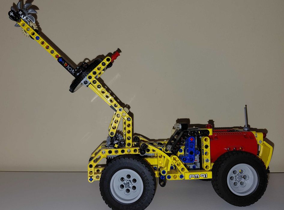 Pojazd z klocków lego technic ładowarka górnicza