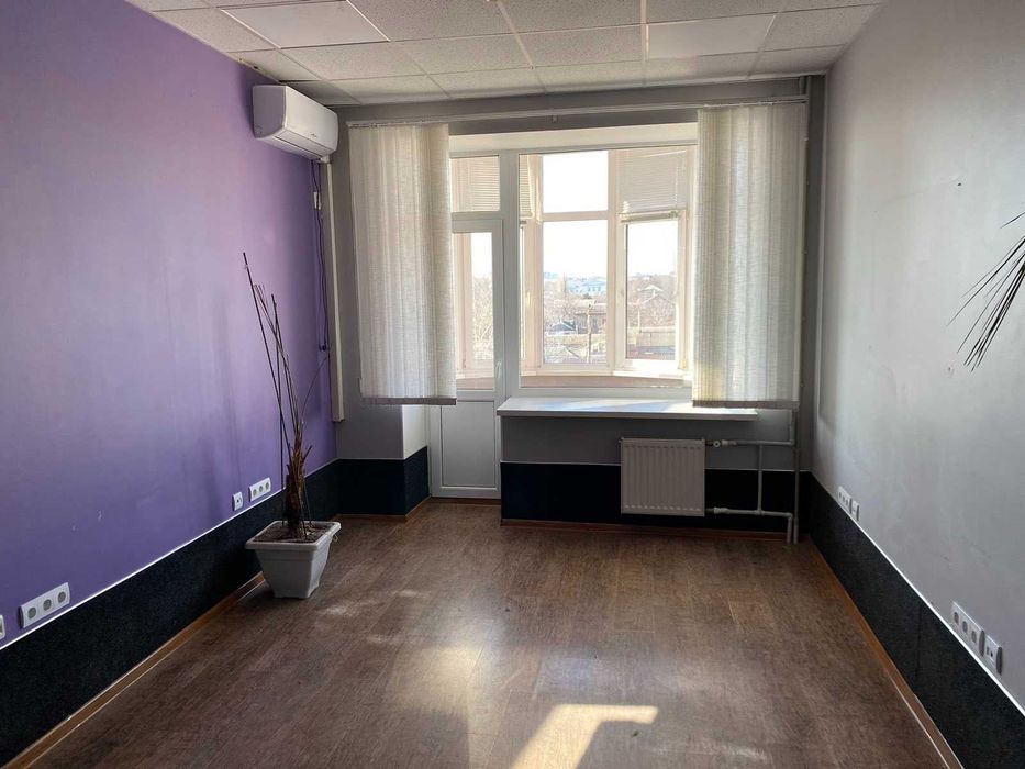 Центр Спаська офіс в бізнес-центрі 166 кв.м. ремонт ціна 165 тис.у.о.