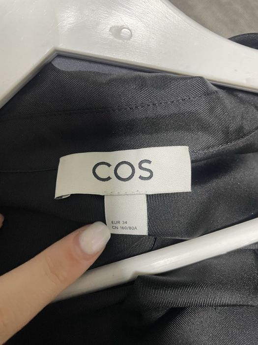 Чорна рубашка бренду «COS» оригінал