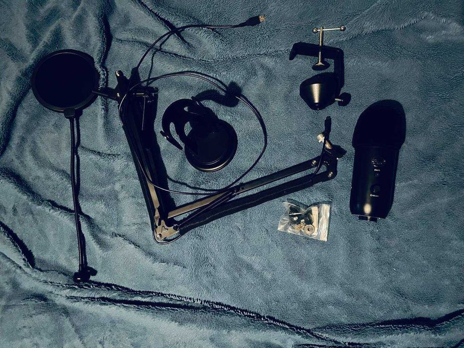 Микрофон Blue Yeti (black)