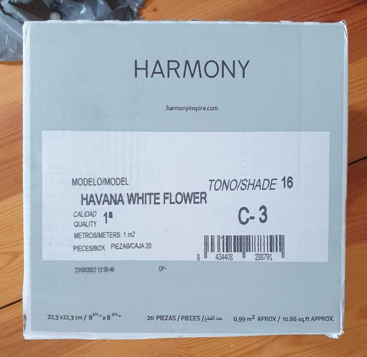 Płytka gresowa Havana White Flower 22,3x22,3