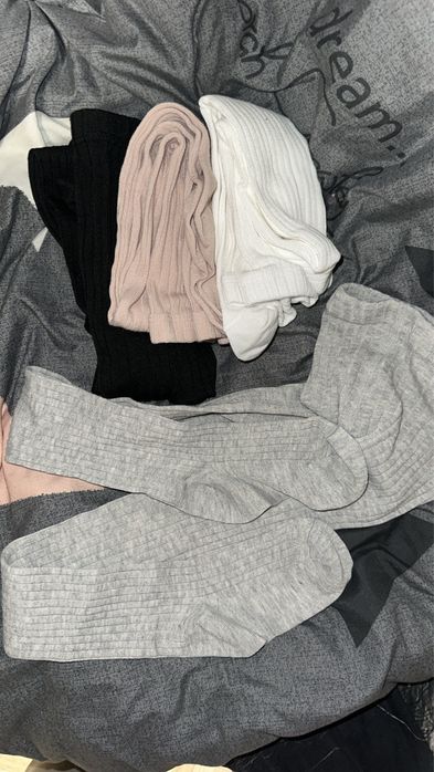 Колготки на дівчинку 3-4 рочки ( нові)