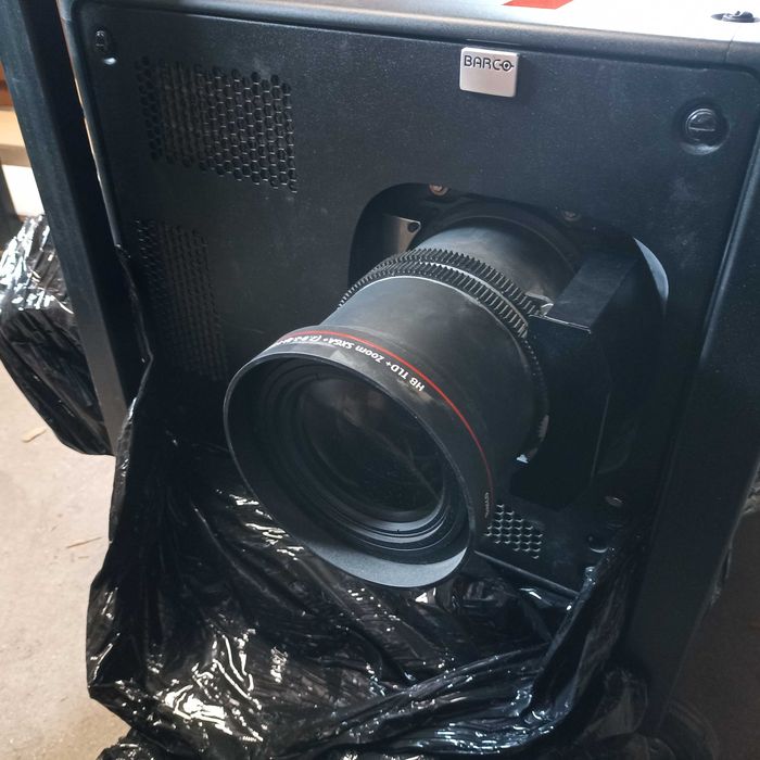 BARCO HDX W14 + obiektyw