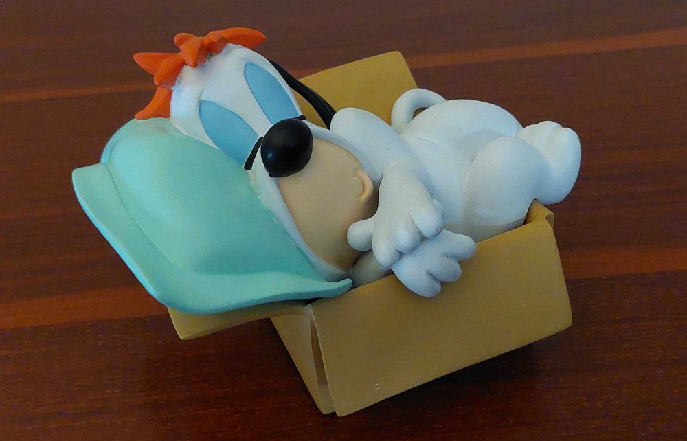 Figura do Droopy em resina.