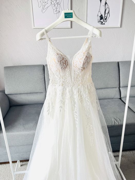 Suknia ślubna koronka