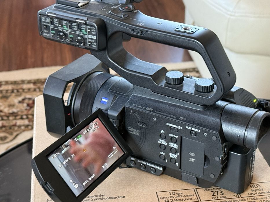 Kamera Sony HXR-NX80 - dodatki