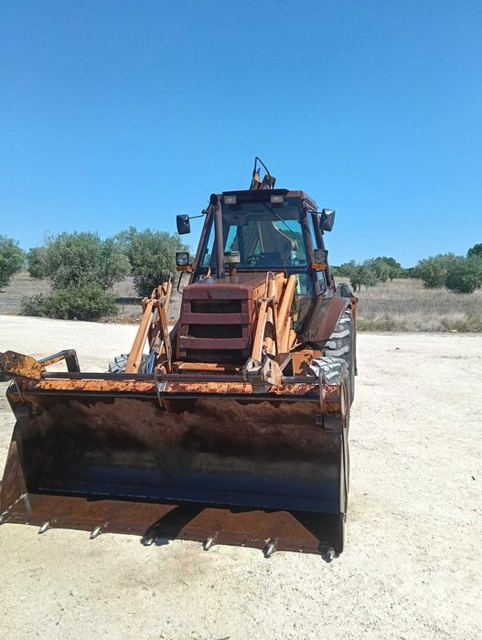 Retroescavadora Case