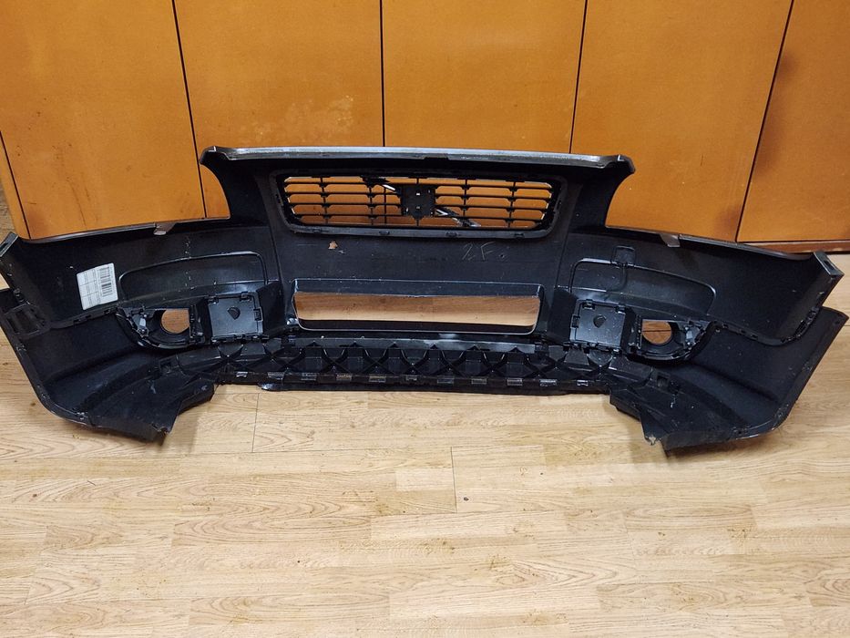 Para-choques frontal Volvo C30 com grelha