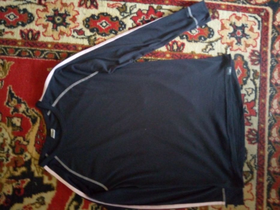 Продам три толстовки б/у