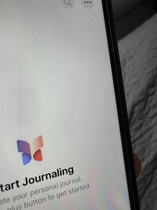 Iphone XR 64 gb used 76% + 3 phone cases + screen protector