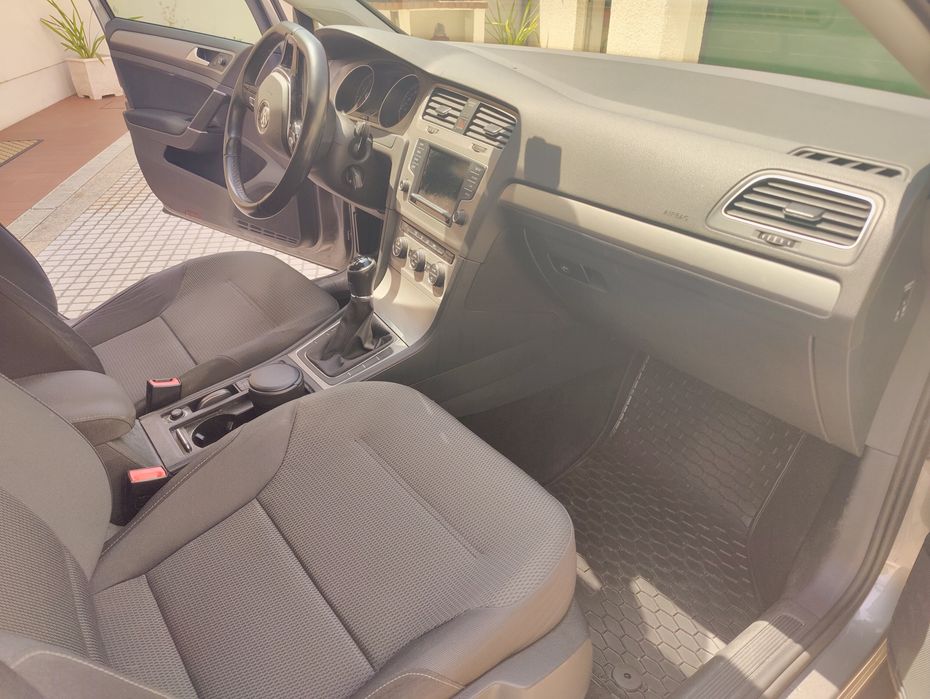 VOLKSWAGEN GOLF VII 1.2 TSI Confortline (Gasolina  2015)