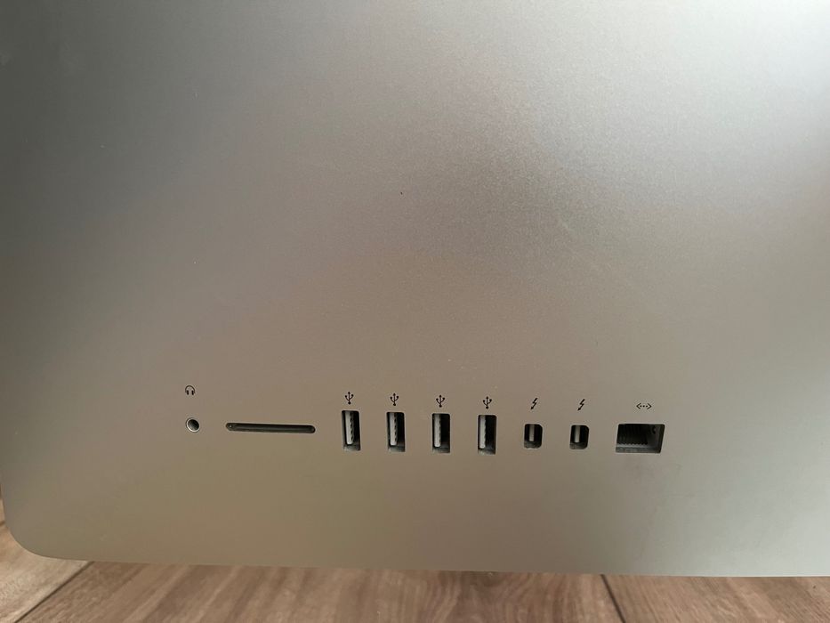 Apple iMac 27, i7 4GHz, Retina 5K, 32GB, 1TB SSD