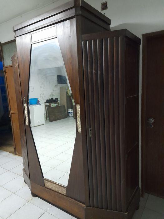 Armario antigo por restaurar