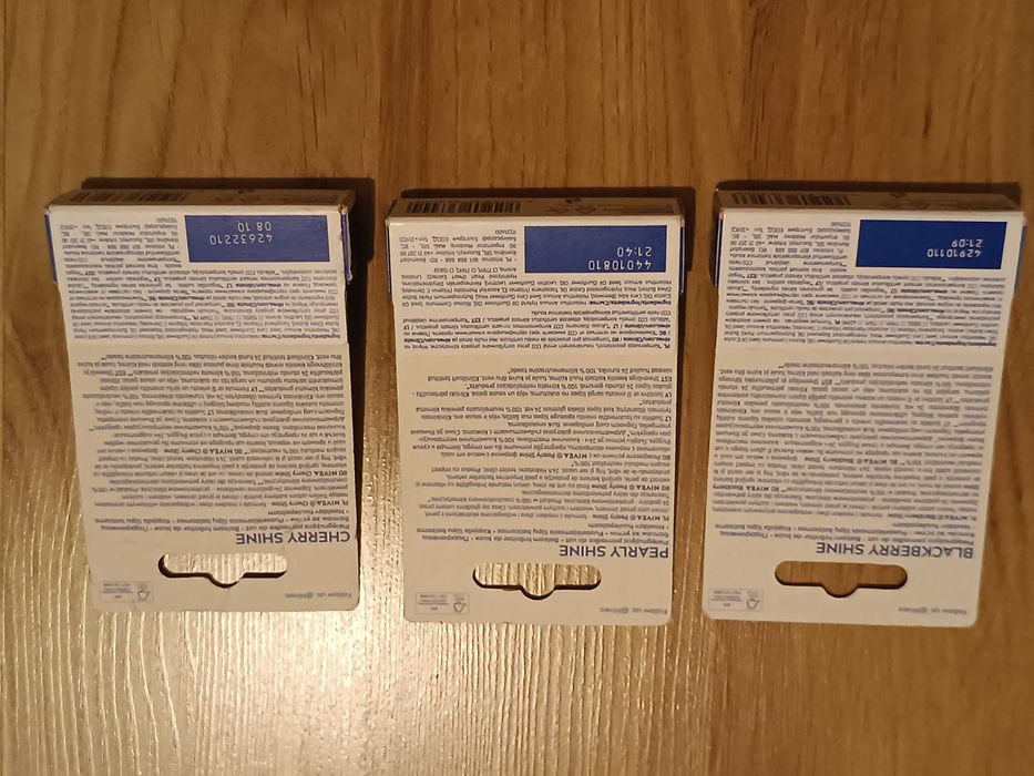 Pomadka ochronna do ust NIVEA, 3 sztuki, perłowa, jeżynowa, wiśniowa