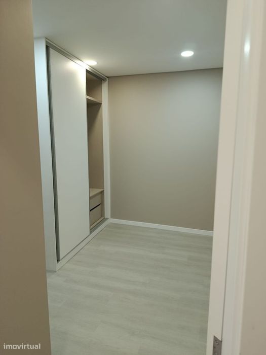 Excelente Oportunidade de Negócio ! Moradia T2 com cave em Pedroso