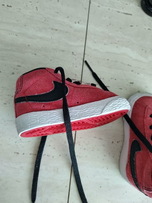 Buciki Nike czerwone