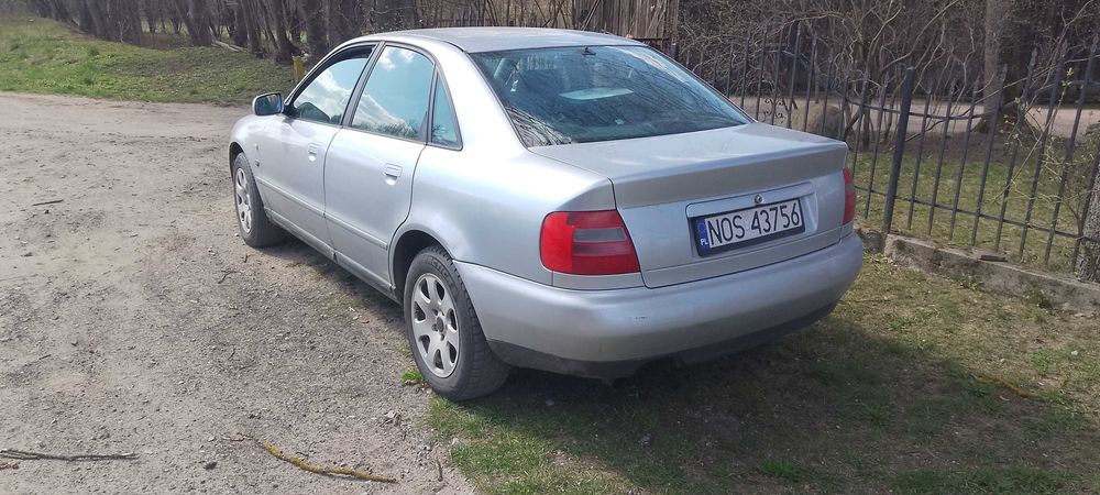 Audi a4  1.8 gaz  125KM