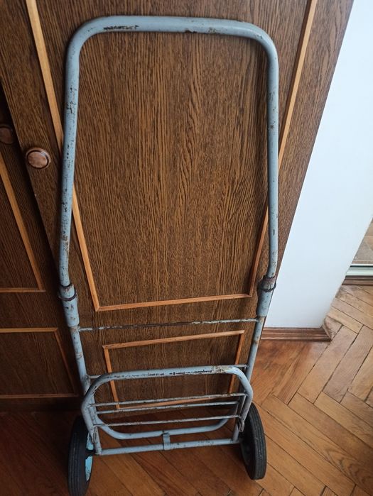 Візок для перевезення вантажів.