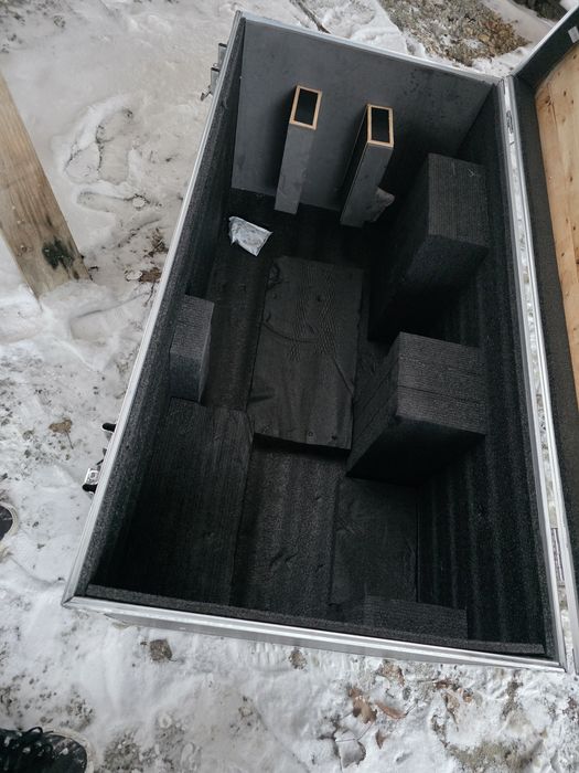 Skrzynia case na kable stojaki