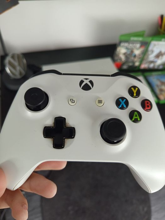 Konsola Xbox one z grami assassin lego