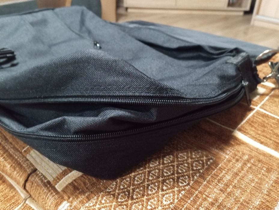 Torba czarna  dużo schowków