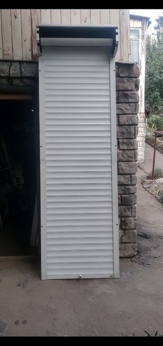 Толстые  защитные роллеты б/у .Рольставни б/у. Ролет б/в