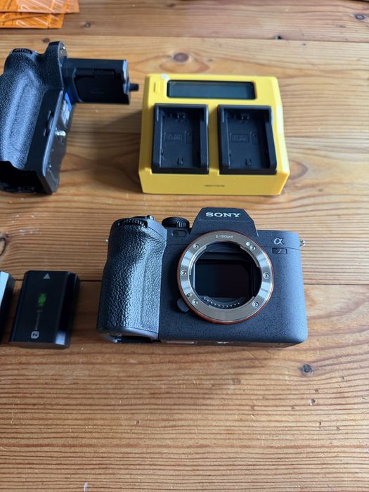 Sony A7 IV body plus dodatki