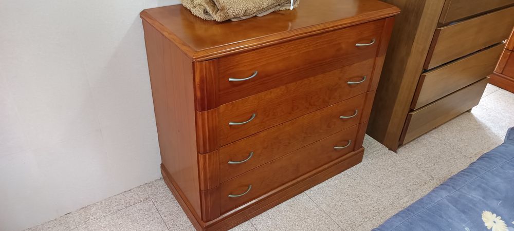 Vendo mobília de quarto 150€