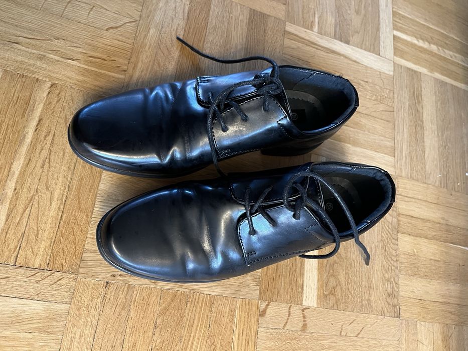 Buty pantofle chłopięce r. 35
