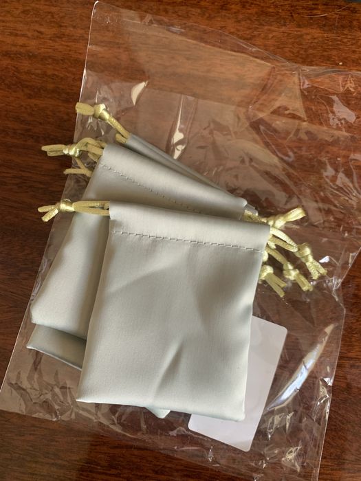 Подарункой мішечок, ювелірні прикраси