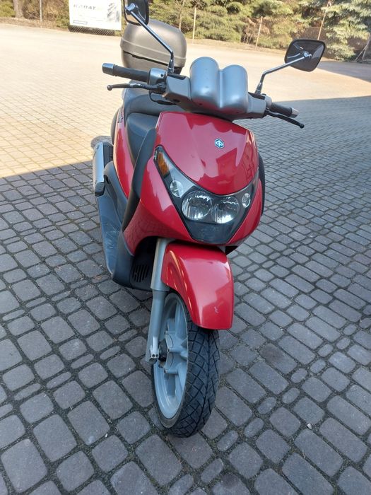 Sprzedam skuter piaggio 125cm