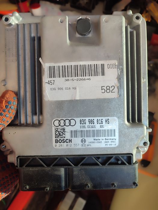 ЭБУ блок управления двигателем Ауди А6 Ц6 2.0 дизель Audi A6 C6 2.0 TD