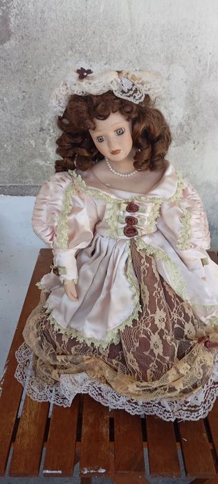 Bonecas de Porcelana – Colecionáveis e Elegantes!