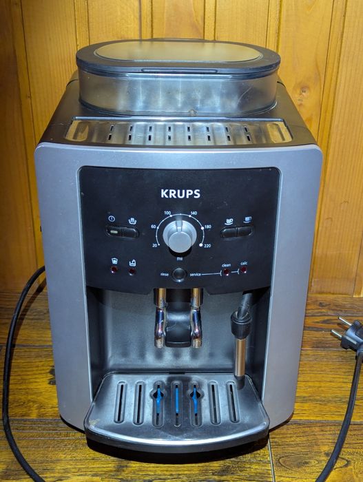 Продаю кавову машину Krups Espresseria Automatic EA8050