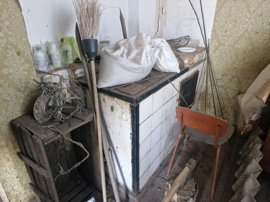 Продається 1/2 житлового будинку з ділянкою 10 соток та маленьким пруд
